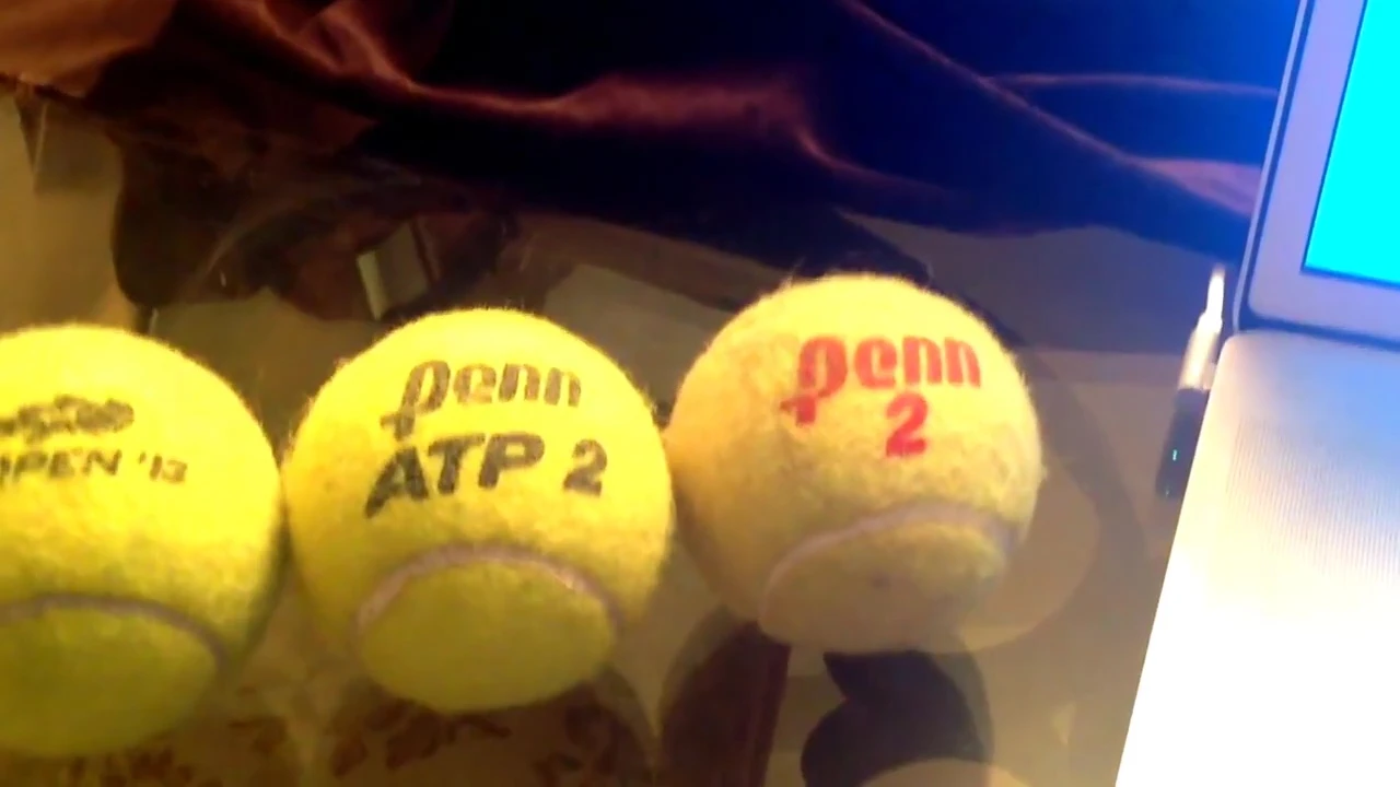 Discussing the offensive capabilities of different tennis balls