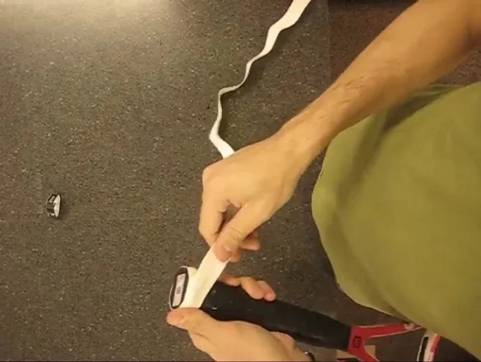 Increase tension at transitions: Pay close attention to areas where the handle width changes (top and bottom). Increase tension to eliminate bubbles.