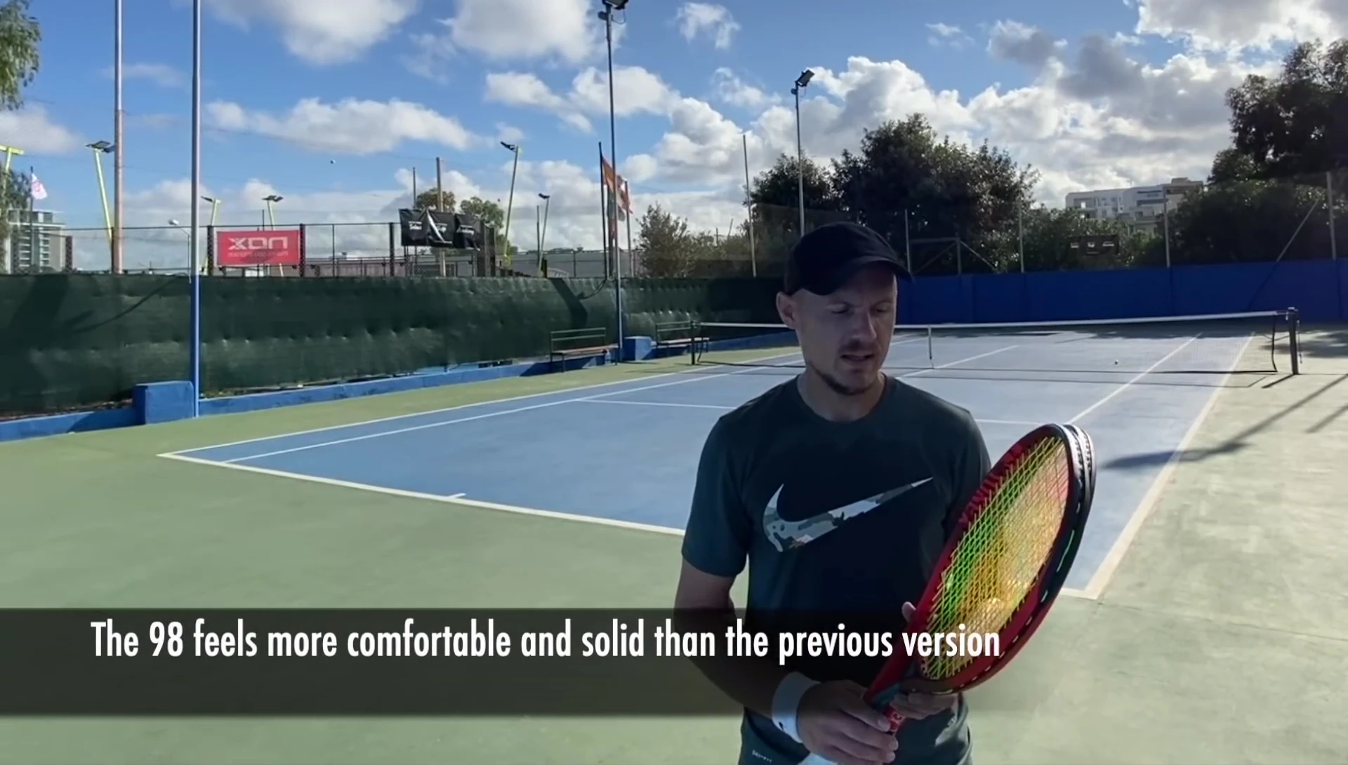 Racket specifications displayed on screen