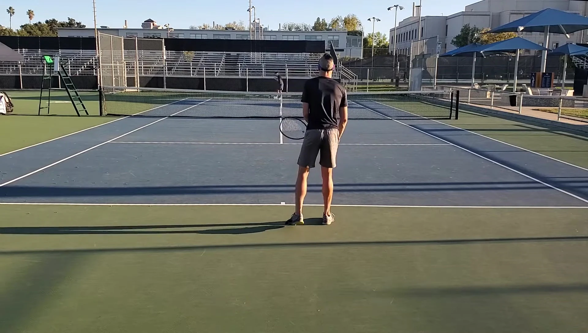 The reviewer demonstrating a slice shot
