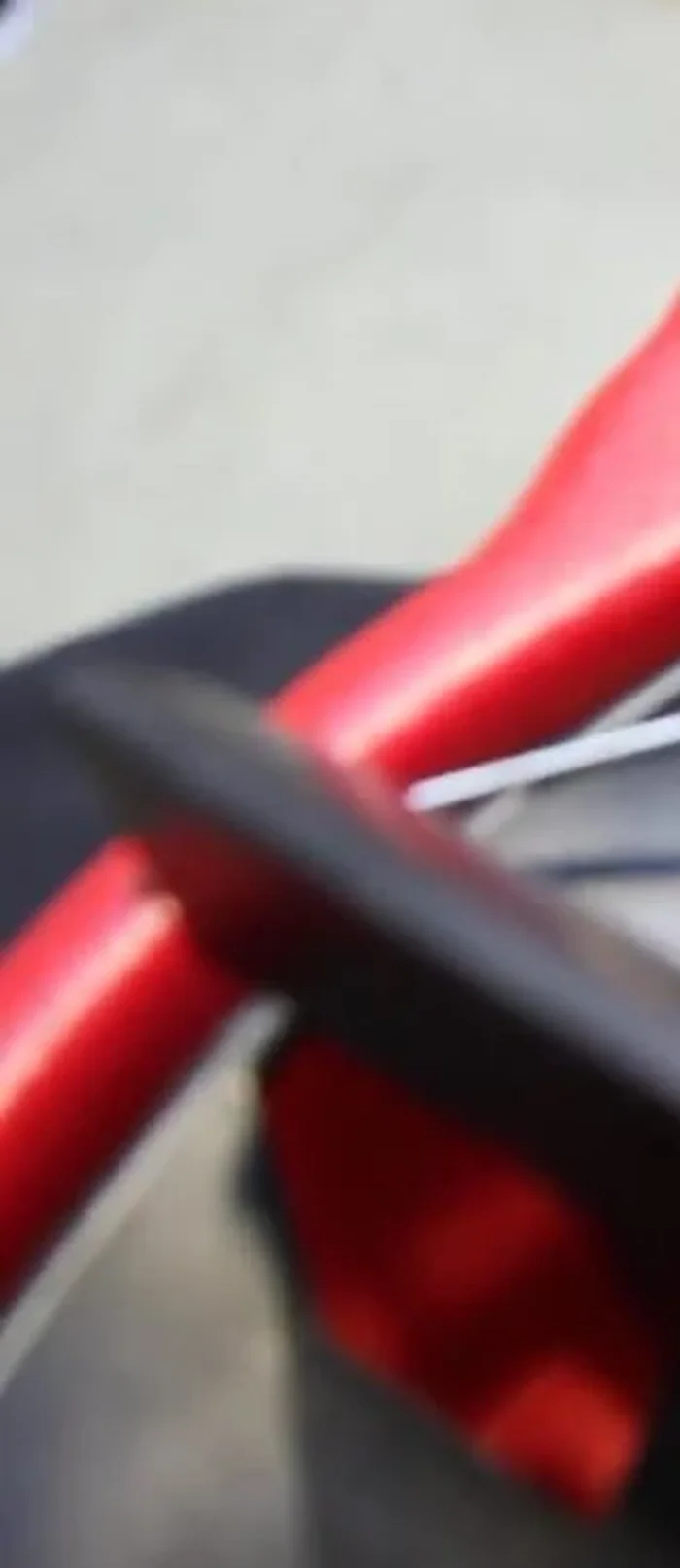 Remove the wire deflectors by hand or with pliers.