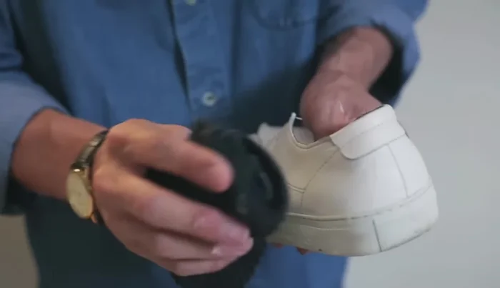 Leave shoes to dry naturally.