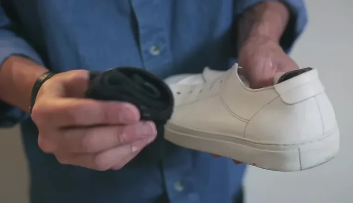 Leave shoes to dry naturally.