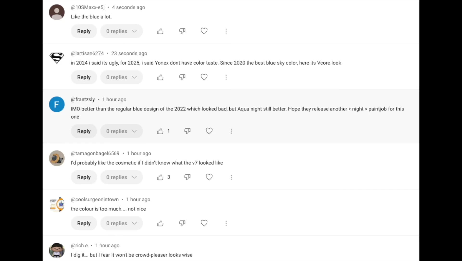 The reviewer's initial reaction to the racket's design.
