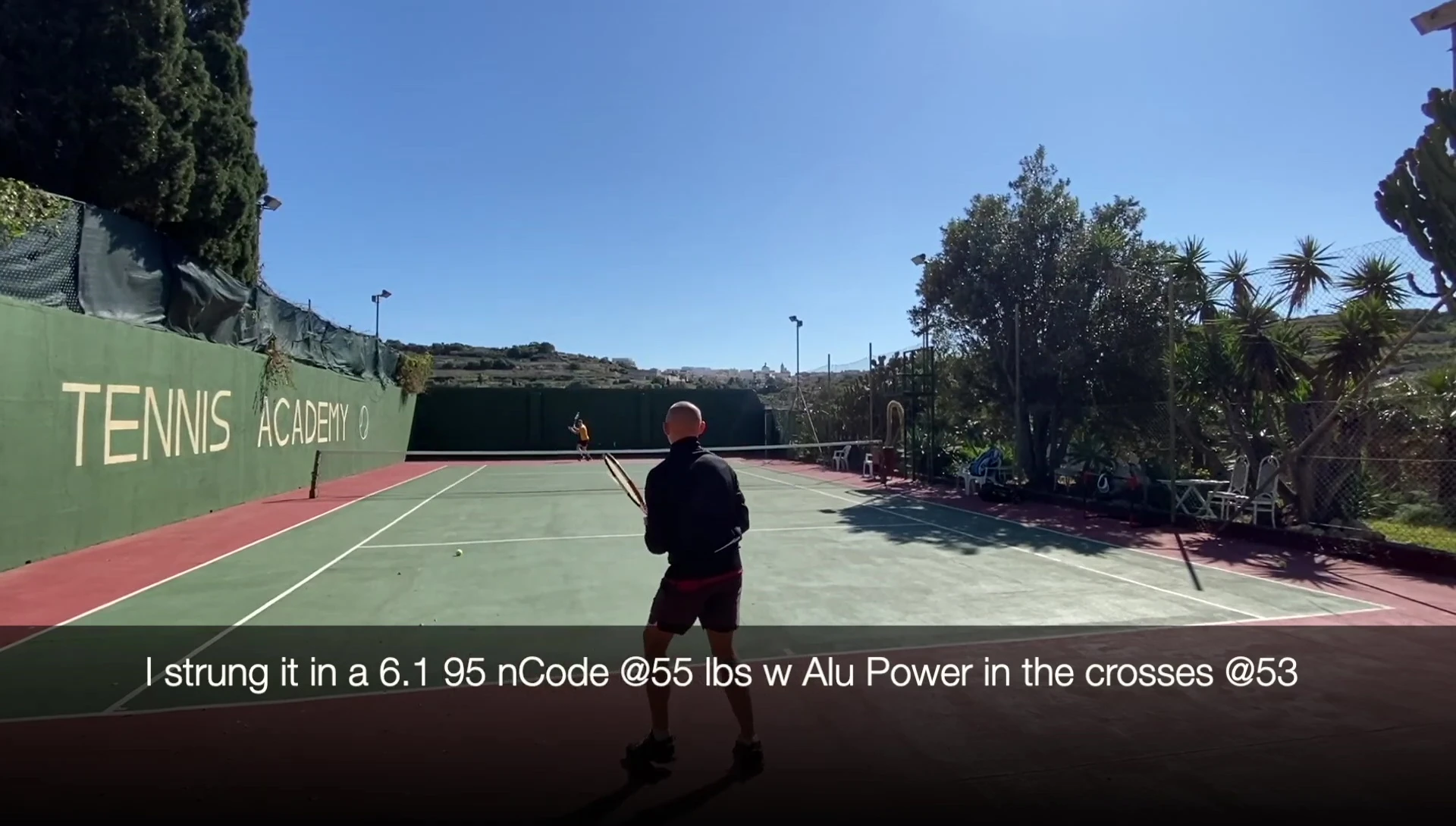 Image highlighting the multifilament string in the racquet