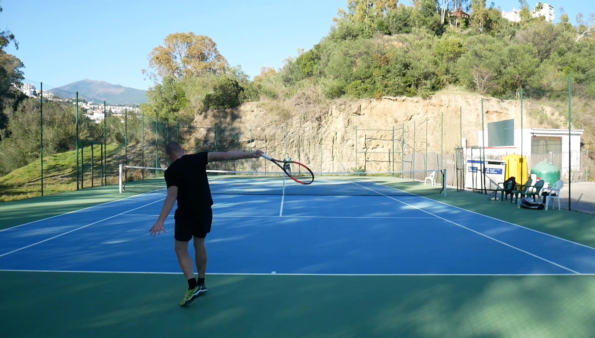 Comparison between Wilson H22 and the Wilson Blade 98 racquet.