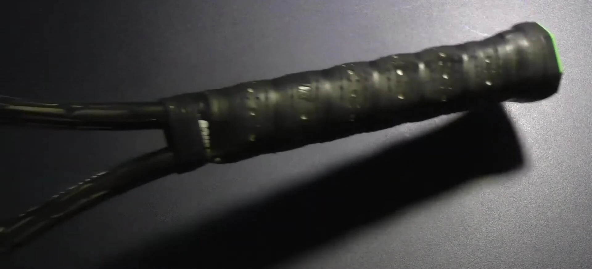 The reviewer addressing the firmness of the grip as both a positive and negative aspect.