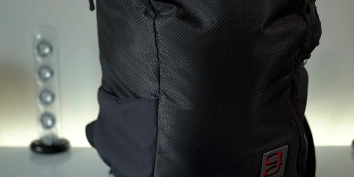 Take advantage of the expandable side pockets with magnetic closures for water bottles or other items.