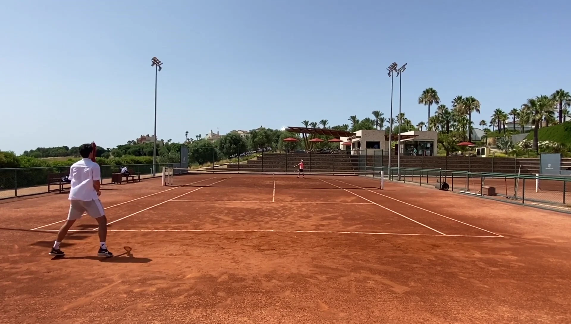 Person talking about padel tennis